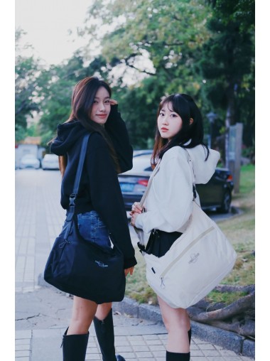 【飛ぶ! 旅行系列】CHIOS CLUB -  RainX 旅行用防水CrossBody Bag 連Airpod 保護套 黑